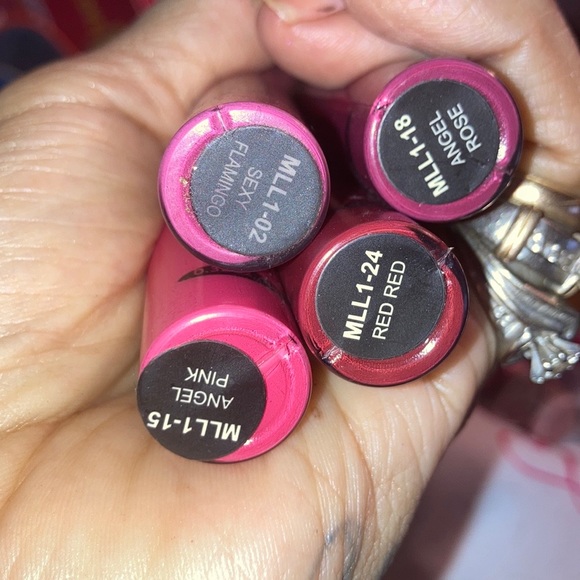 New sealed 1 Liquid Velvet lip red red - Picture 2 of 4